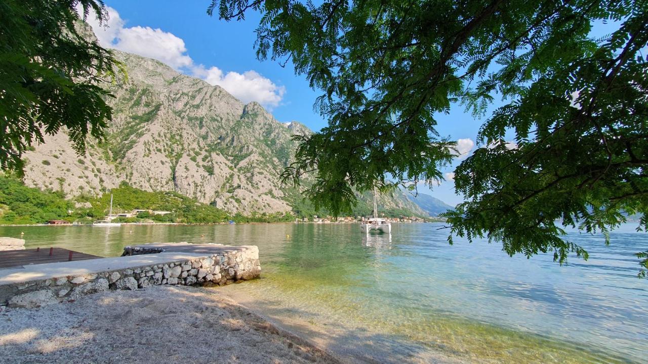 Sea Side Apartment Kotor Exterior foto